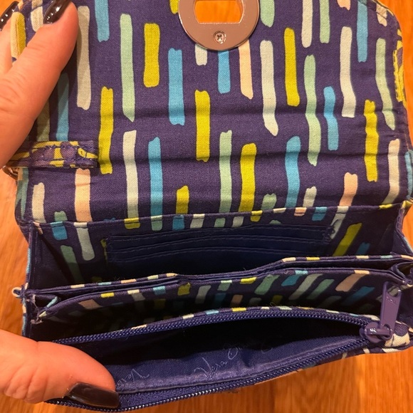 Vera Bradley Katalina Blues Quilted Wristlet Turnlock Wallet – EUC - Picture 3 of 5